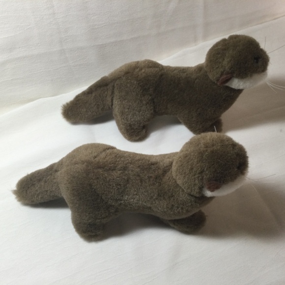 Collectible Plush Otters Pair K & M International 1997 Soft, Cute Vintage - Picture 5 of 11
